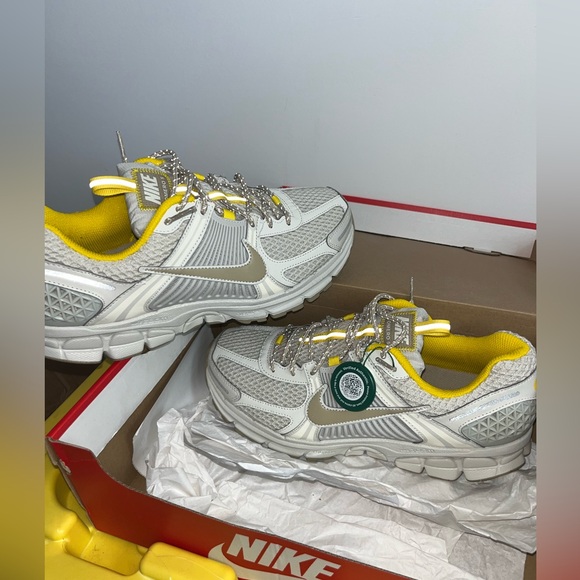 Nike Zoom Vomero 5 ’Light Bone’